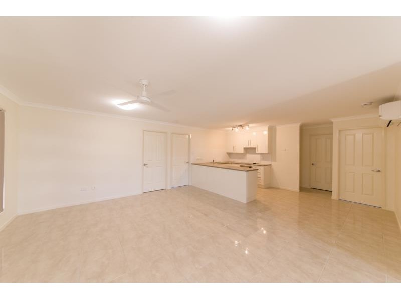 1/10 Thompson Street, Park Avenue QLD 4701